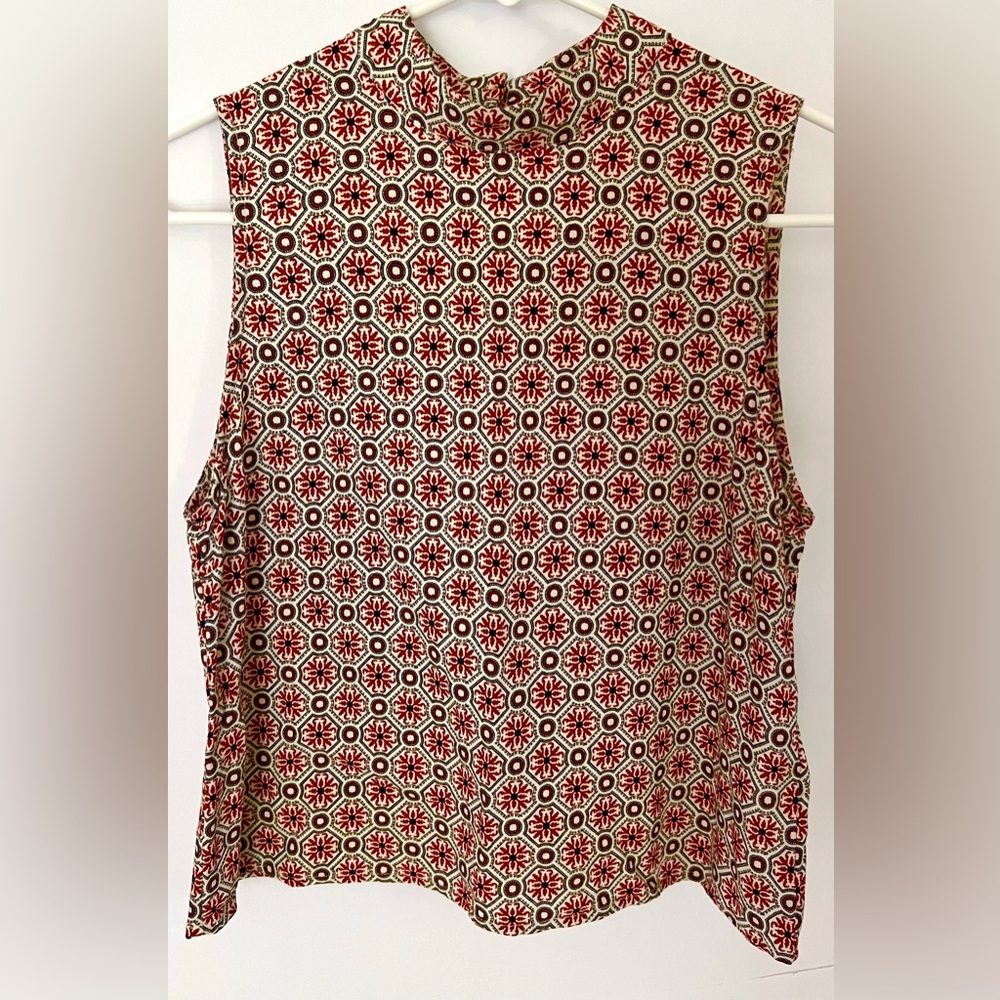 Ecote High Neck, Back Cutout Sleeveless Top